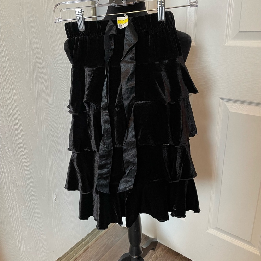 Mary-Kate & Ashley Girls' Black Tiered Velvet Skirt with Ruffle Layers Size 7/8